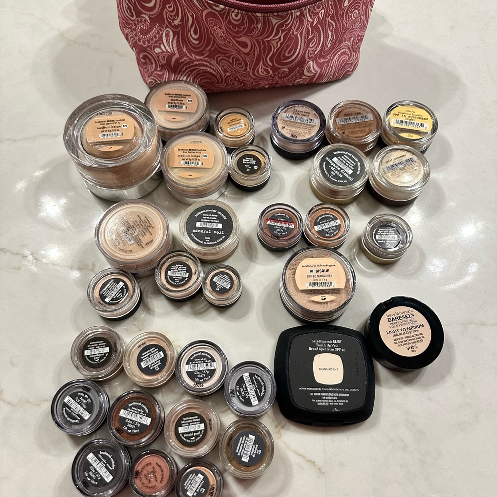 Bare Minerals Assorted Makeup- DUPLICATE LISTING AND ALREADY SOLD.